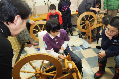 糸紡ぎの写真